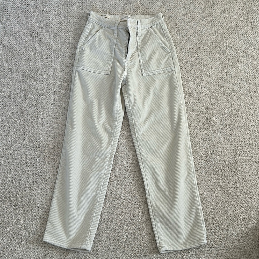 Women’s Universal Thread vintage straight corduroys- size 0/25R